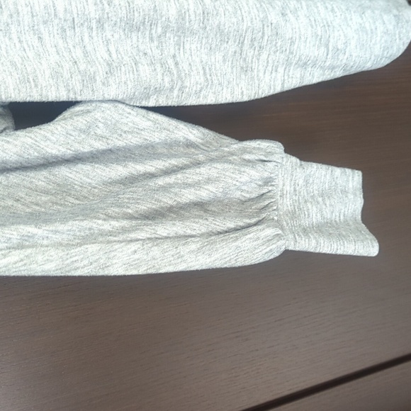 LOFT Heathered Gray Long Sleeve Tee - XS Great Condition - Picture 4 of 5